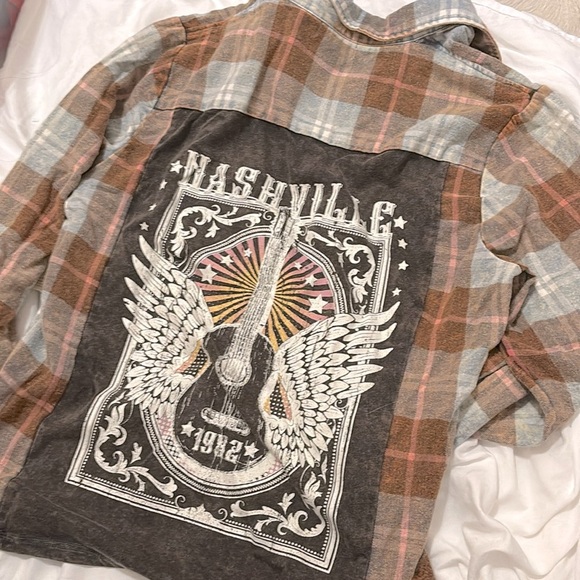 Altar'd State Tops - NWT Altard State Nashville Graphic Flannel